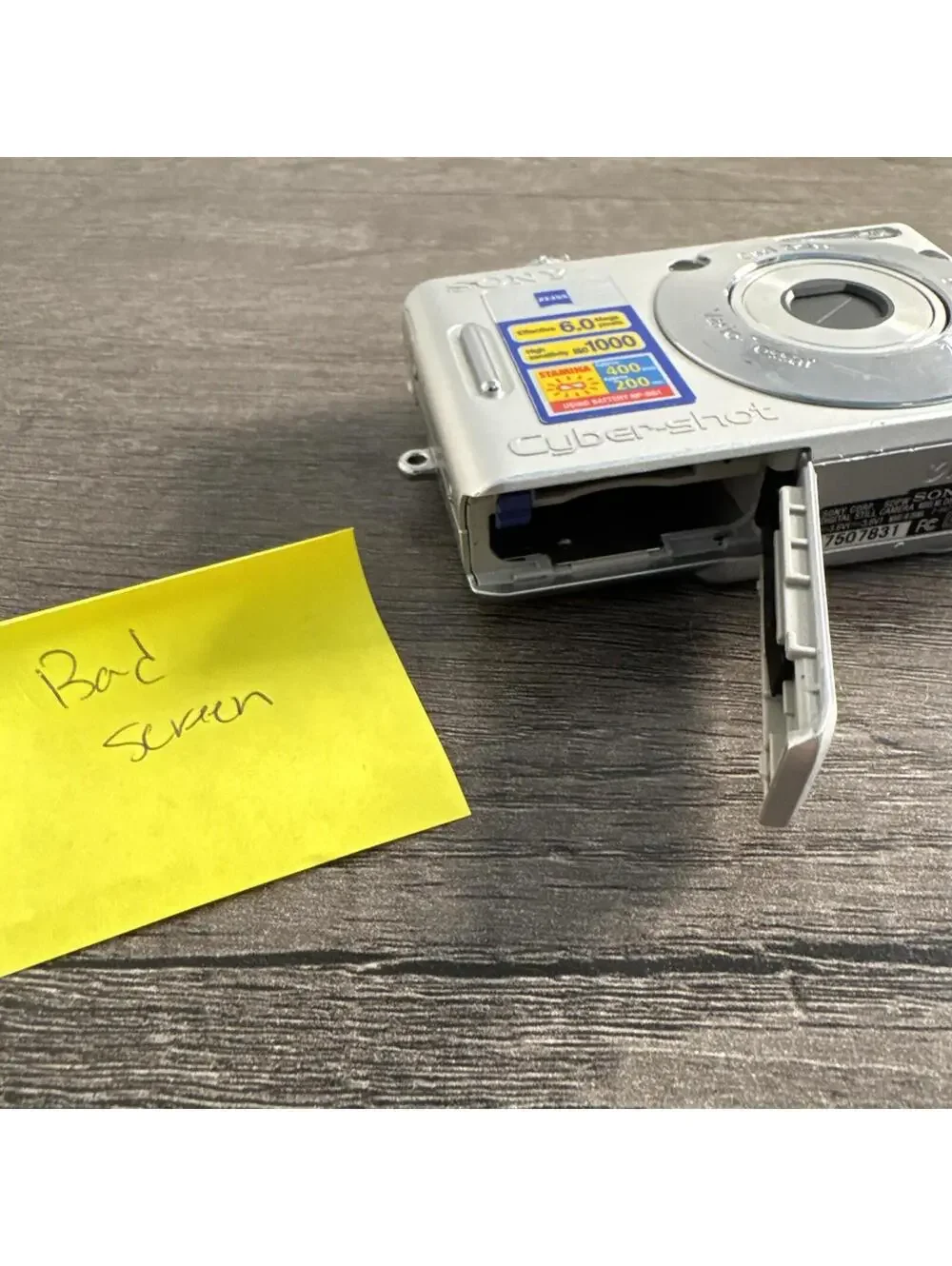 Sony Cyber-shot DSC-W30 Works Except Flash 6MP 3x Zoom BAD SCREEN